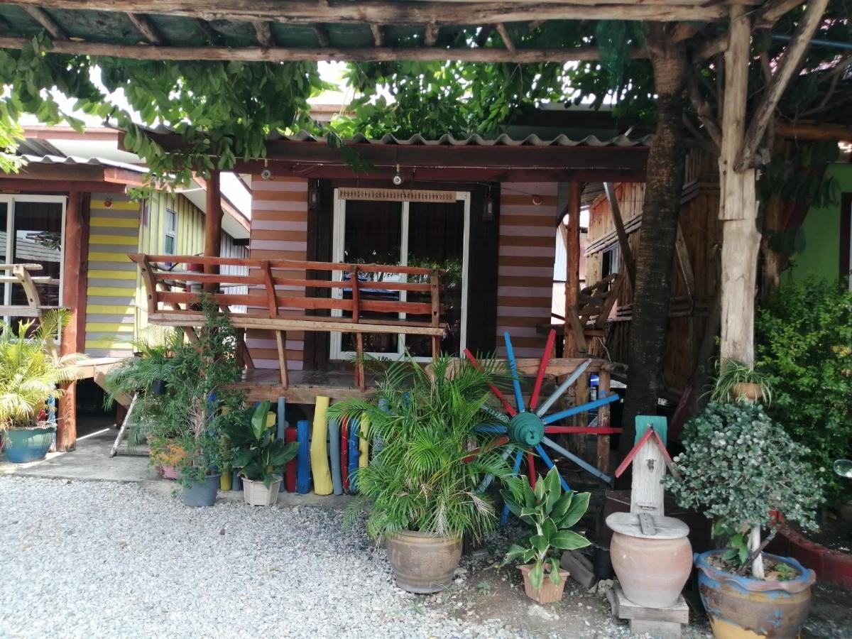 Nang Phraya Resort Phayuha Khirim Exterior foto