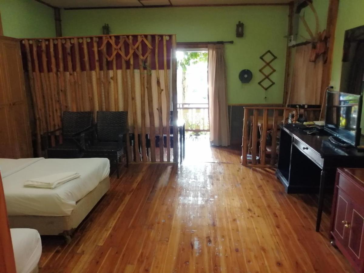 Nang Phraya Resort Phayuha Khirim Exterior foto